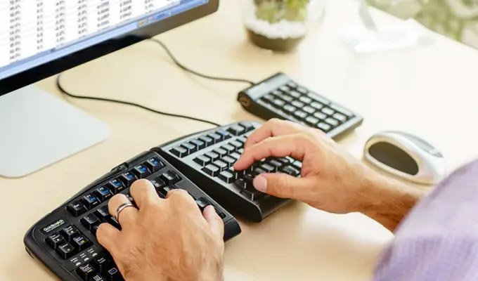 4 Ways to Prevent Ergonomic Injuries At Work